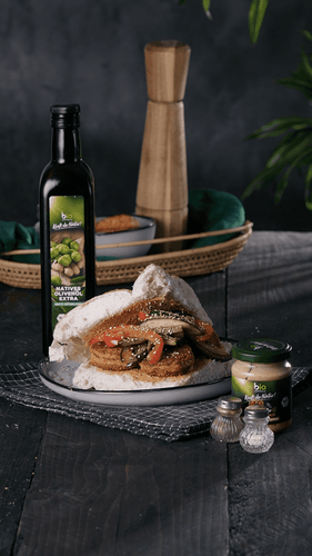 Paprika Falafel-Tasche mit Grillgemüse