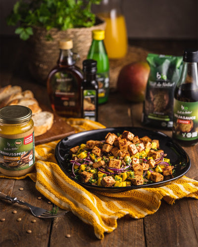 Mango-Linsensalat mit mariniertem Tofu