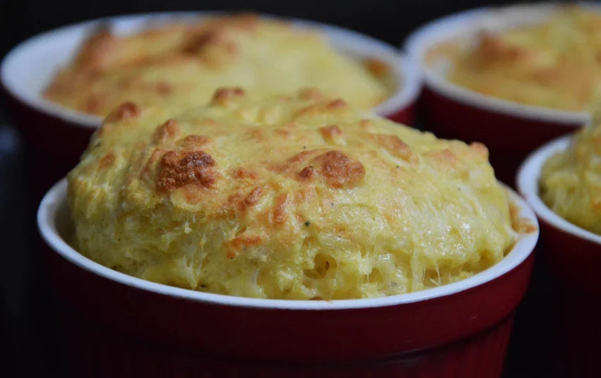 Ziegenkäse-Soufflé mit marinierten Blutorangen
