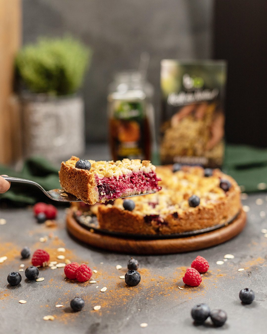 Vollkorn-Streuselkuchen mit Beeren